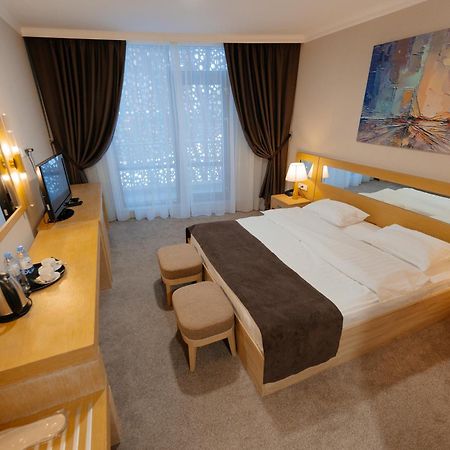 Alau Hotel Астана Екстериор снимка