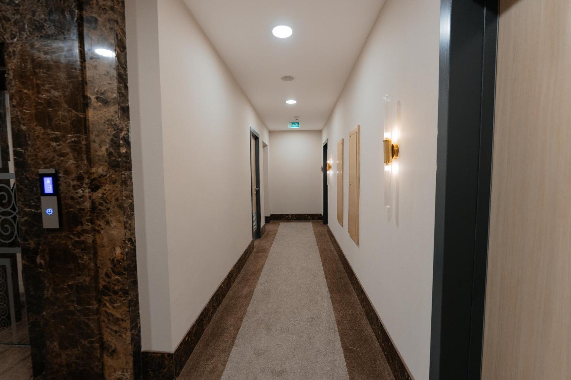 Alau Hotel Астана Екстериор снимка