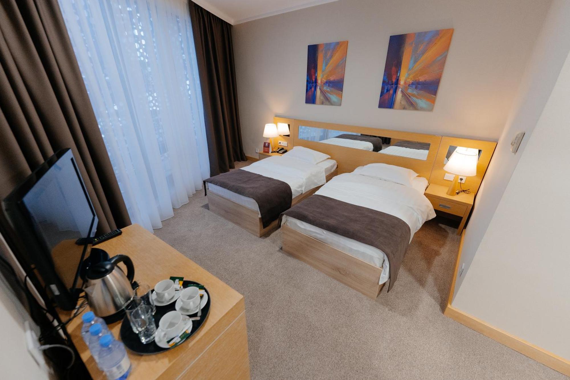 Alau Hotel Астана Екстериор снимка