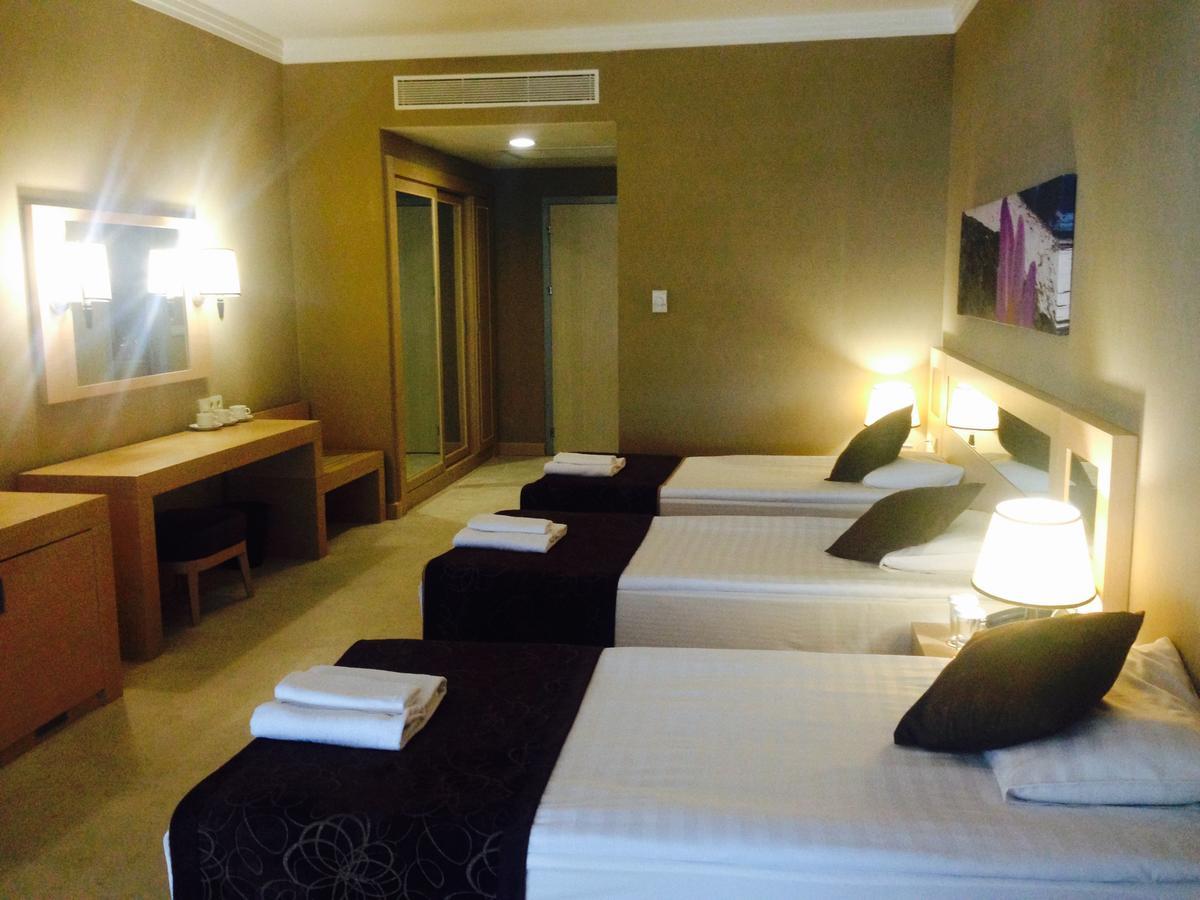 Alau Hotel Астана Екстериор снимка