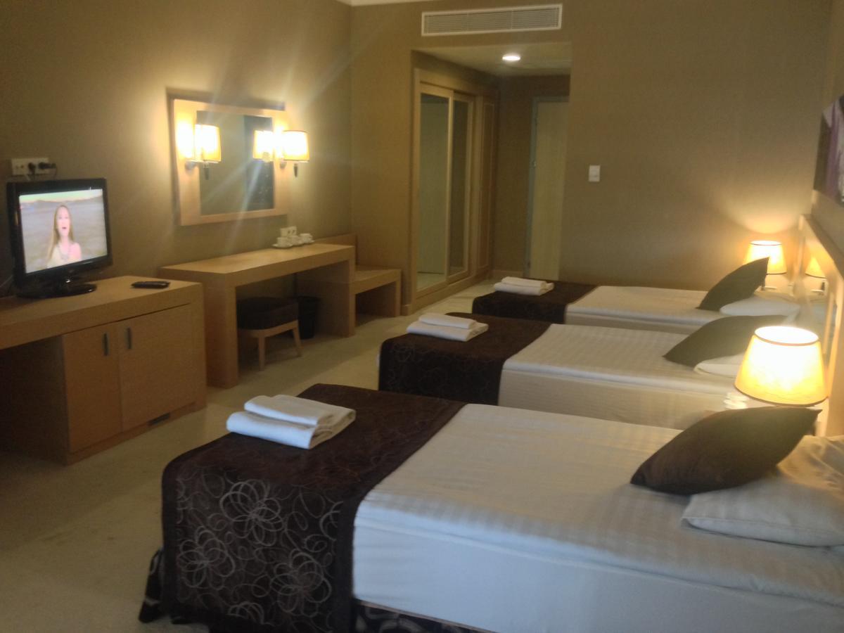 Alau Hotel Астана Екстериор снимка