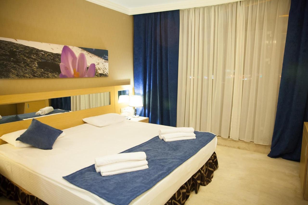 Alau Hotel Астана Екстериор снимка